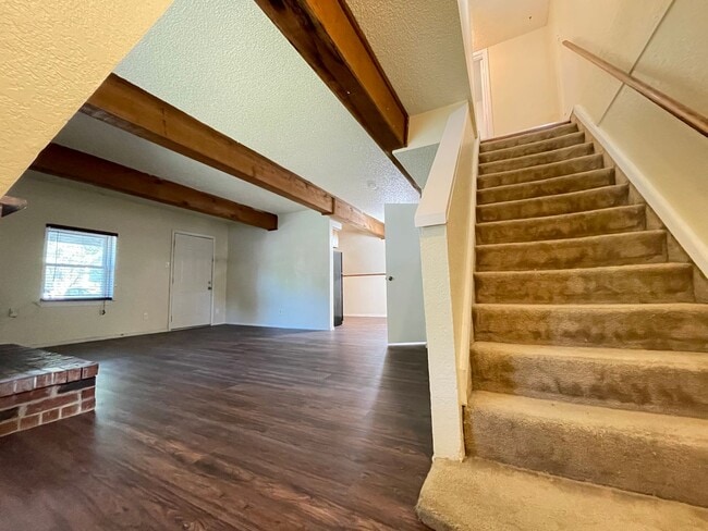 Building Photo - 1100 W Morphy St