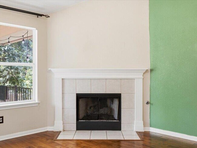 Building Photo - 1500 Ashberry Trail
