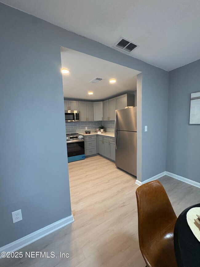 Building Photo - 3150 Belden Cir