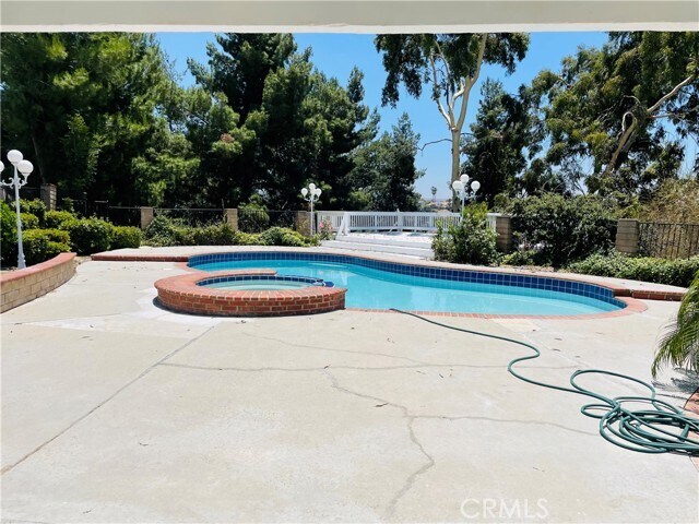 Building Photo - 22088 Cedardale Dr