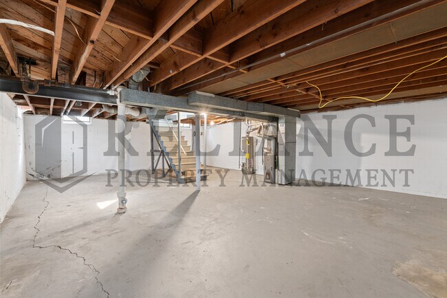 Building Photo - 2042 S Pinecrest St