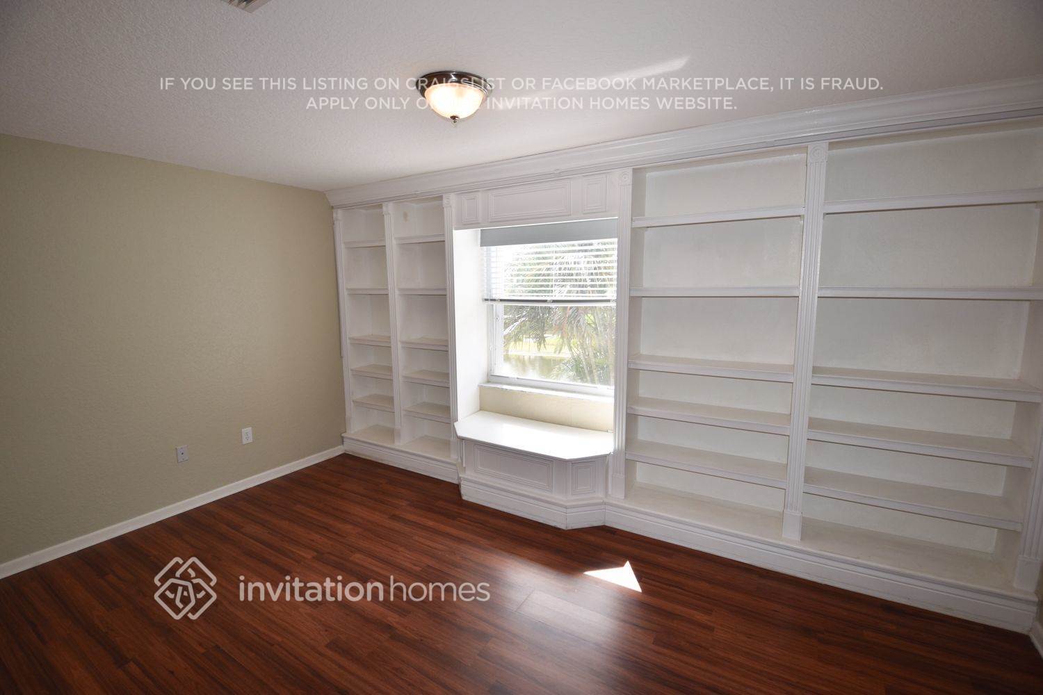 Building Photo - 7594 Oak Grove Cir