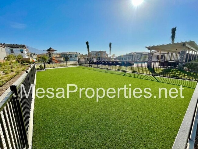 Building Photo - 1709 Cedar Tree Pl