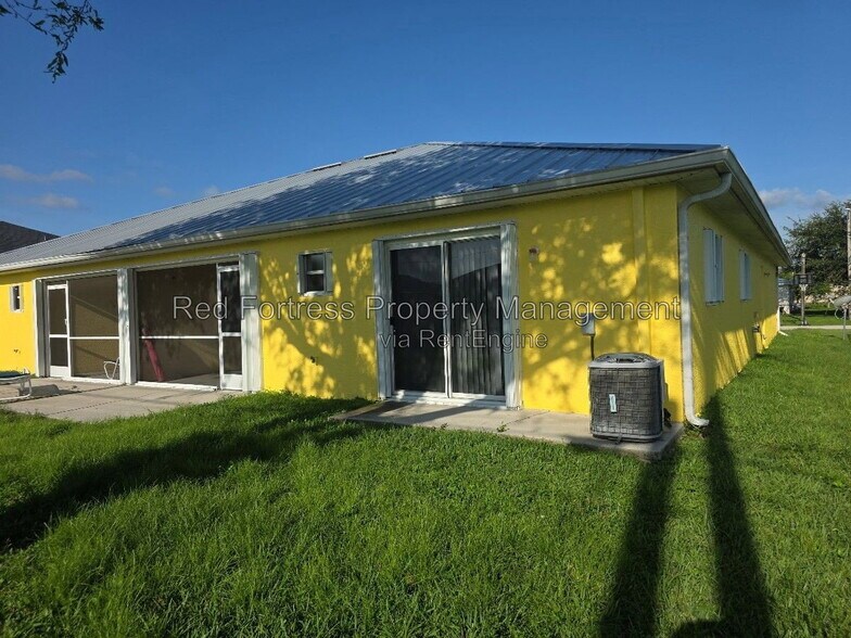 Building Photo - 4519 SW 7th Pl