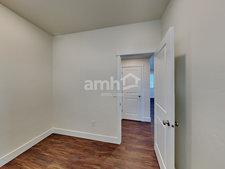 Building Photo - 4113 Keklik Ave