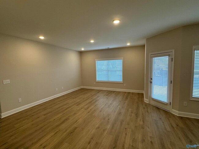 Building Photo - 122 Burdine St