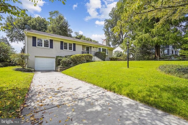 Building Photo - 6139 Tompkins Dr