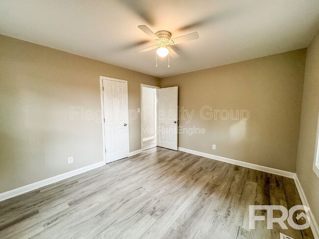 Building Photo - 530 Hillcrest Ave