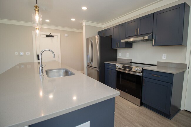 Building Photo - Historic Elegance Meets Modern Luxury – 2 Bed / 2 Bath Apartment in Downtown Columbia