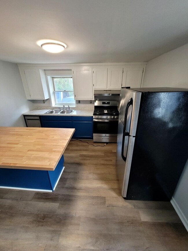 Building Photo - 3 bedroom home on cul-de-sac