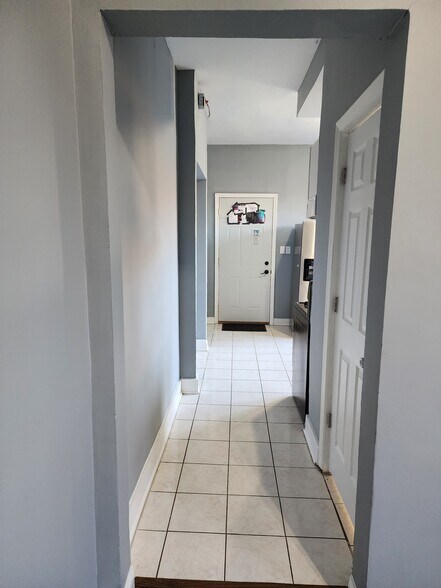 Building Photo - 4909 W Roosevelt Rd