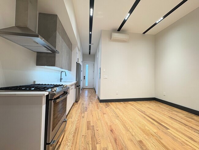 Building Photo - 604 Palisade Ave