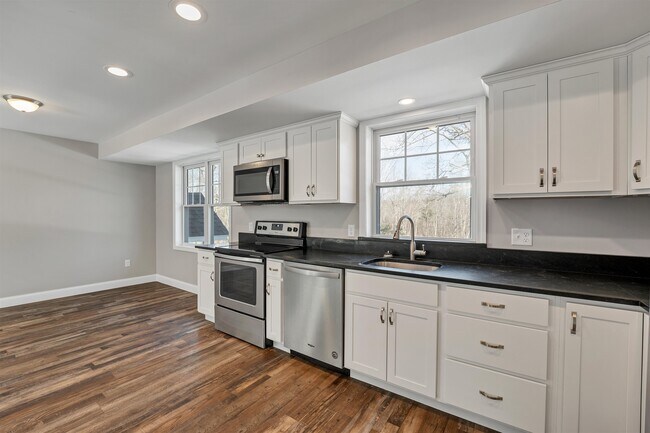 Building Photo - 259 Stage Rd