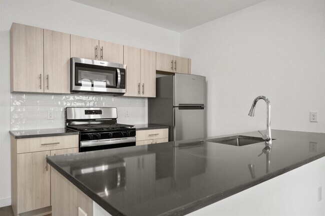 Building Photo - 117-121-121 Prospect Ave
