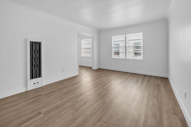 Building Photo - Newly Remodeled Studio on 2nd Street
