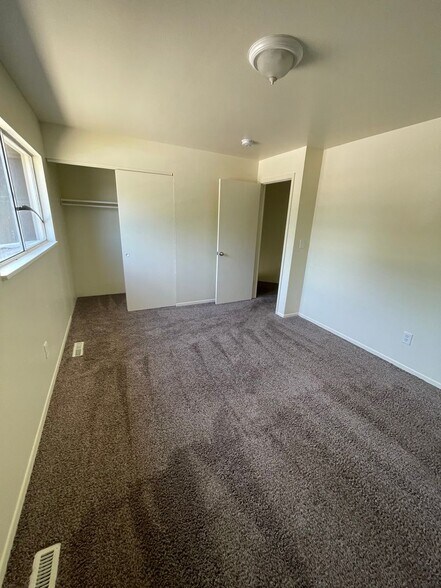 Building Photo - 1303 S Coffman St