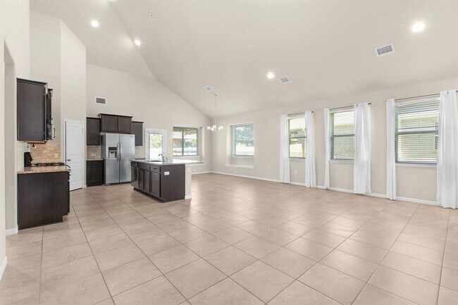 Building Photo - 2437 Lyla Ln
