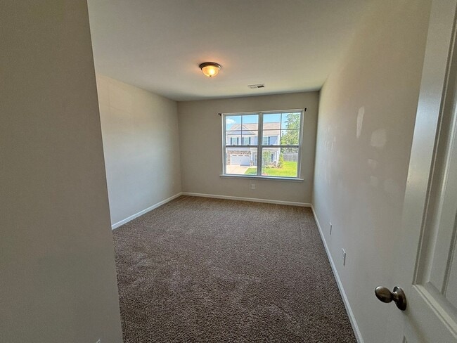 Building Photo - 377 Baymont Dr