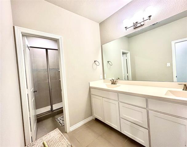 Building Photo - 2852 Amesbury