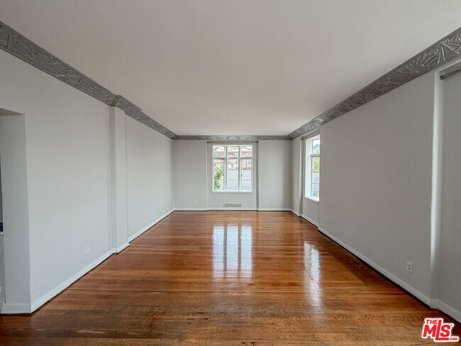 Building Photo - 1314 Hayworth Ave