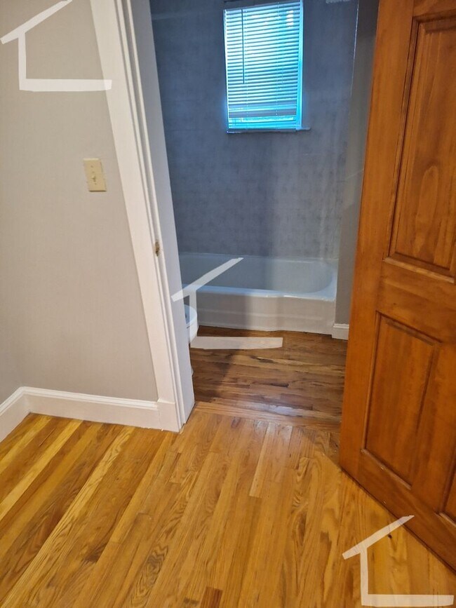 Building Photo - Large 1 bed in Cambridge