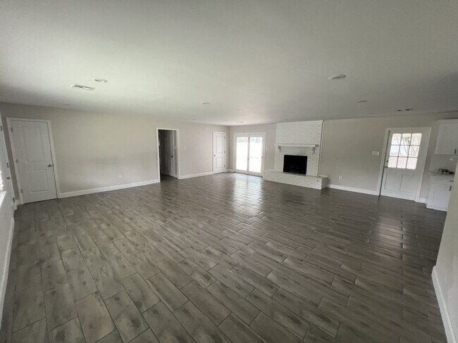 Building Photo - 10444 Browning Dr