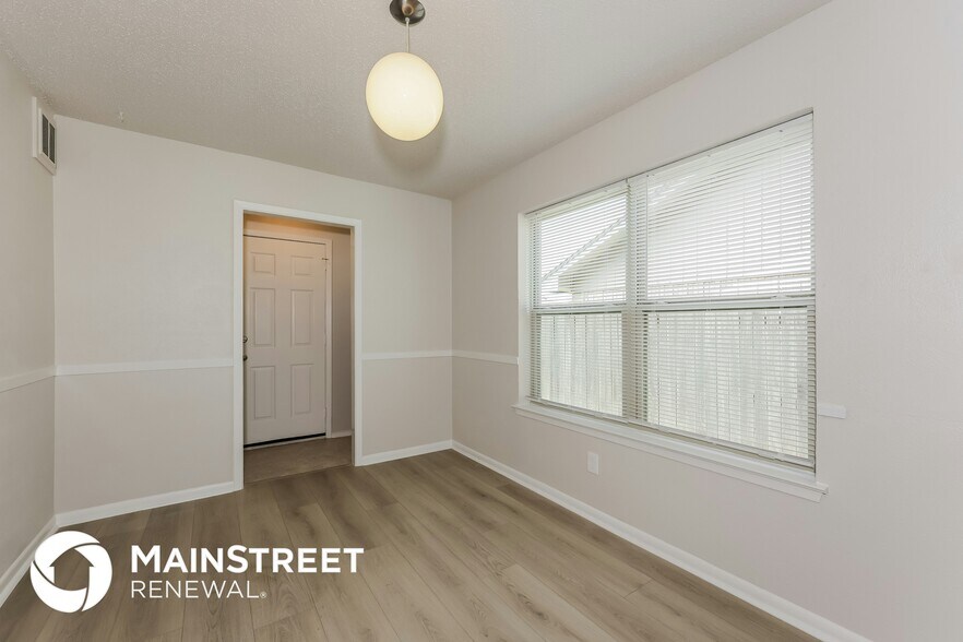 Building Photo - 1816 Christopher Dr