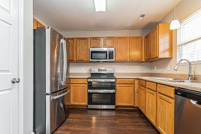 Building Photo - 1017 Early Rise St