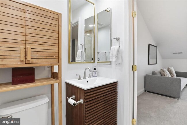 Building Photo - 308 S Fayette St