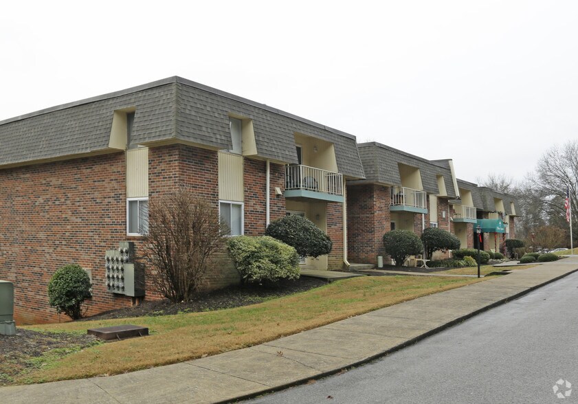 Tiffany Square 8044 Gleason Dr Knoxville TN 37919 Apartment Finder