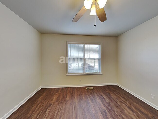 Building Photo - 2711 Waywood Dr