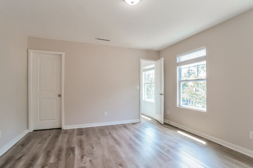 Building Photo - 1048 Joselynn Drive
