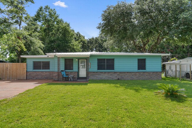 Primary Photo - Fort Walton Beach Downtown Cottage