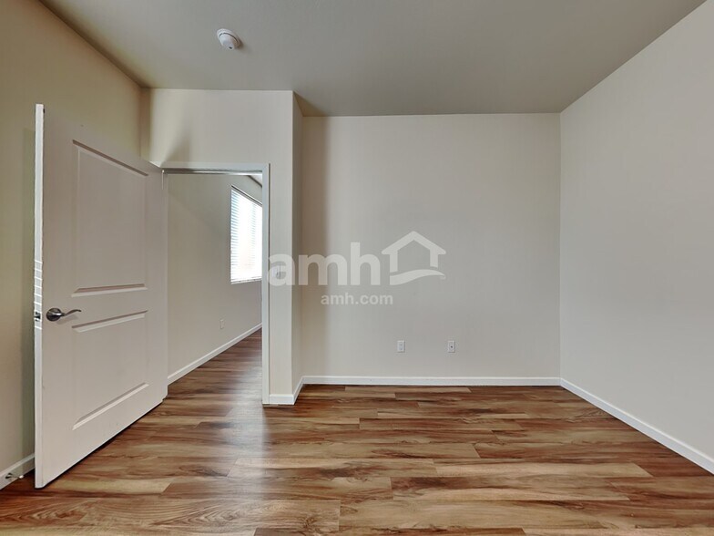 Building Photo - 16602 NE 91st St