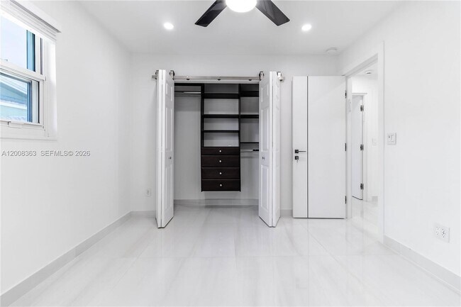 Building Photo - 4530 SW 34th Dr