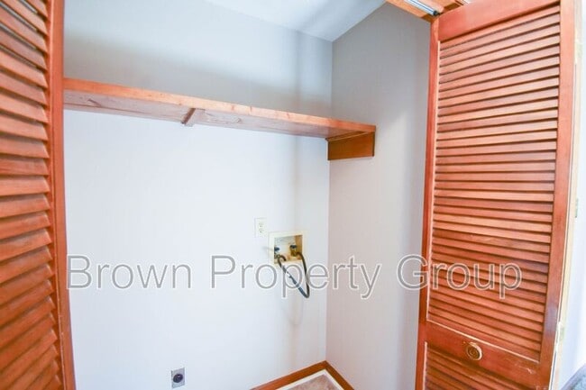 Building Photo - 5827 Labonte Dr