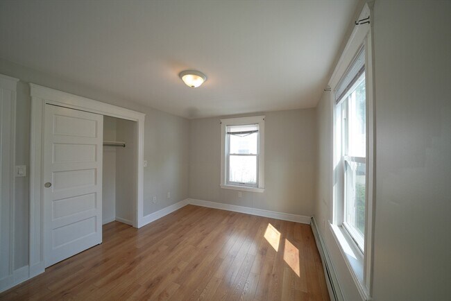 Building Photo - 15 Merrymount Ave