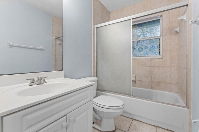 Building Photo - 13789 Yarmouth Dr
