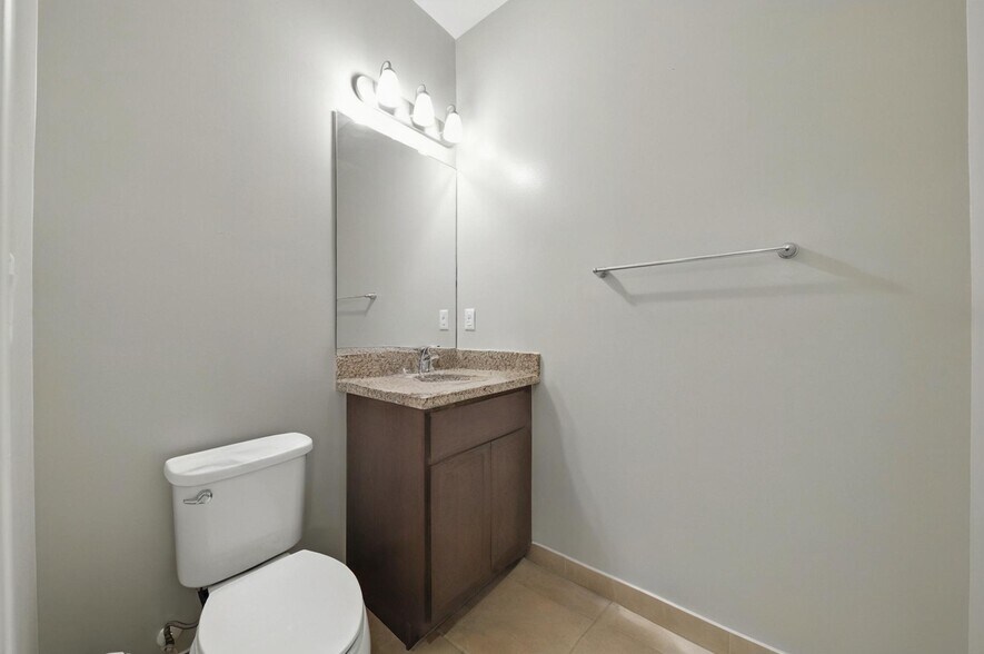 Building Photo - 11514 SW 13th Ct