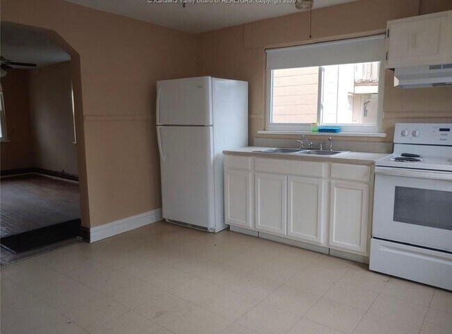 Building Photo - 1314 Moore Ave