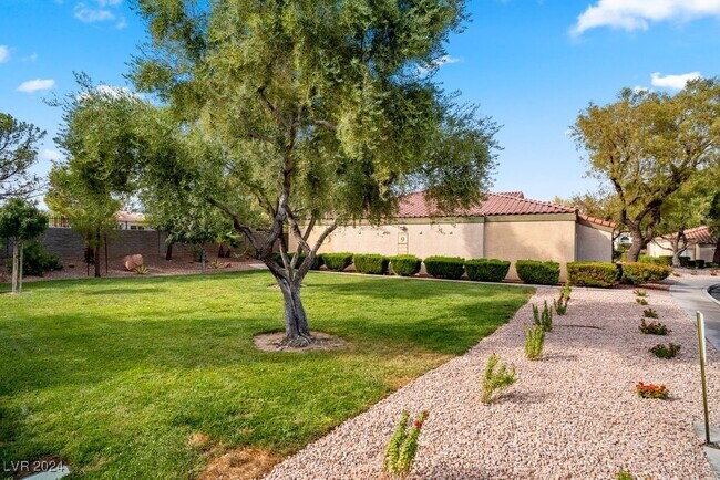Building Photo - 7885 W Flamingo Rd