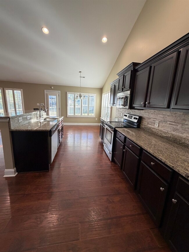 Building Photo - 619 Uniola Dr