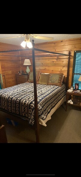 Building Photo - 4700 Mt Vernon Rd