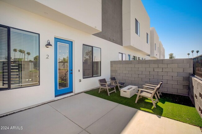 Building Photo - 777 W Coolidge St