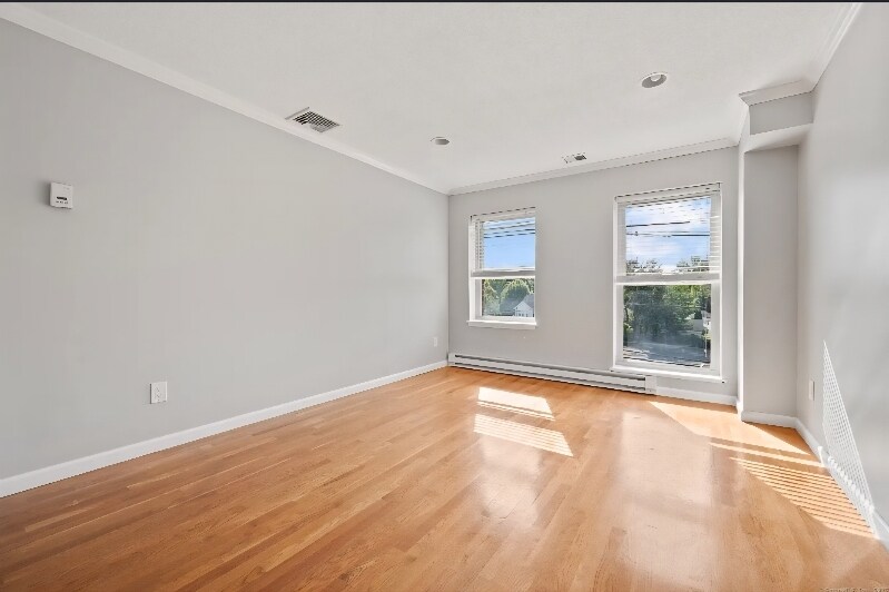 Building Photo - 140 Kane St