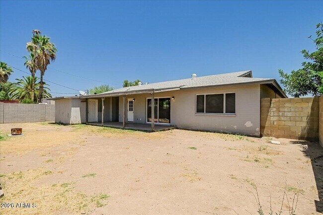 Building Photo - 536 N Cheri Lynn Dr
