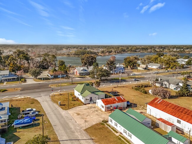 Building Photo - 389 S Central Ave