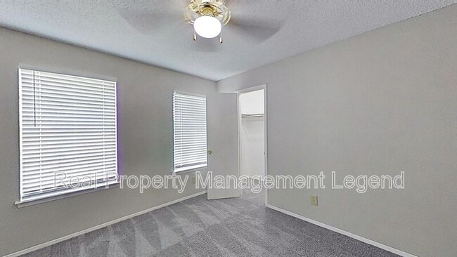 Building Photo - 8109 Silver Creek Rd