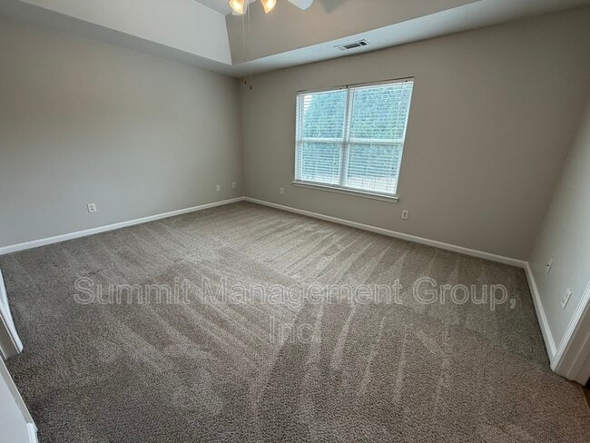 Building Photo - 180 Orchard Dr