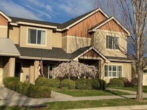 Building Photo - Beautiful Liberty Lake Townhome in Rocky Hill – 2 Bed, 2.5 Bath Available May 1st